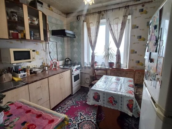 Продам квартиру на Лівому березі 3  Мкр. Каменское