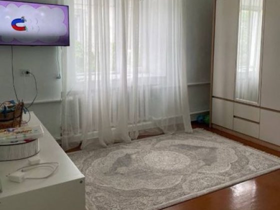 Продам 4 комн квартру на землі центр Ізмаїл