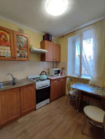 В продаже уютная квартира , пр доступной цене ! - фото 1