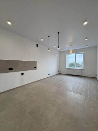 Продам кватртиру в  Черноморске шикарном месте - фото 1