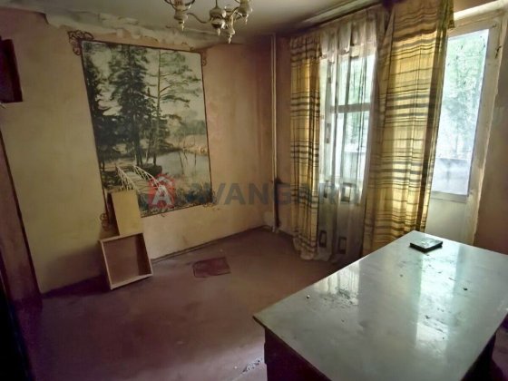 Продам простору 5-ти кімнатну на Лівому березі біля лісу Каменское