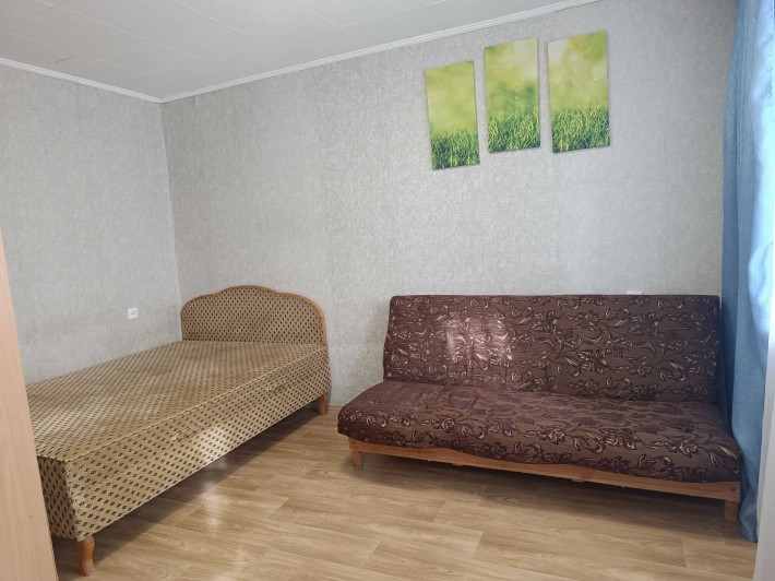 Продам гостинку-студию в Черноморске - фото 1