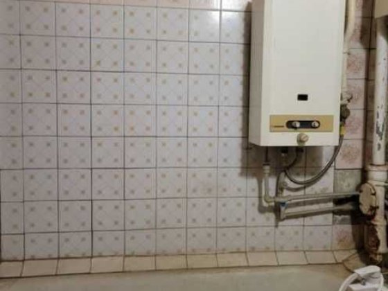 Продам 2-комнатную квартиру на ул. Сачко, 2-й этаж. R Каменское