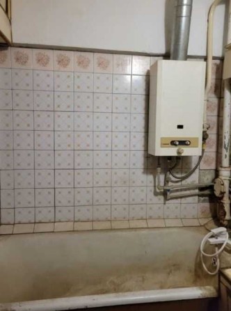 Продам 2-комнатную квартиру на ул. Сачко, 2-й этаж. R - фото 1