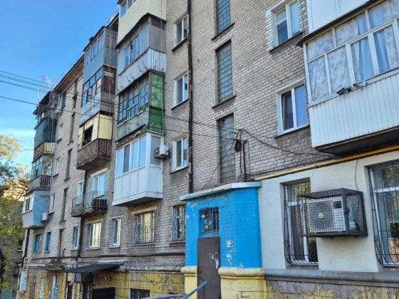 Продам 1-комн. с мебелью вблизи ЖД и Автовокзала Каменское