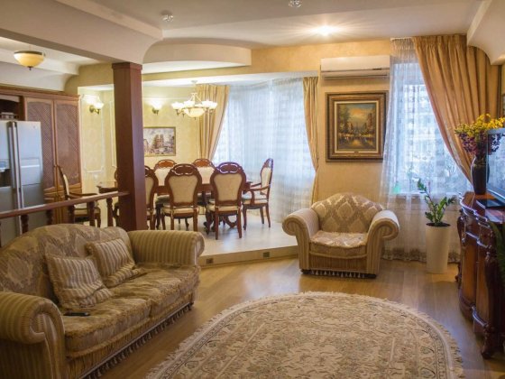 Продам двухуровневую квартиру в Черноморске! Черноморск