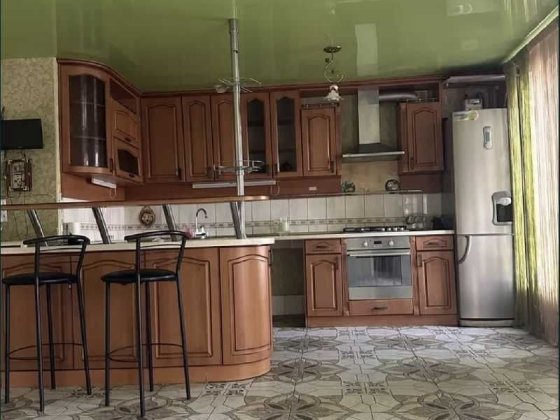 продается уютна комфортная 4 комнатная  квартира в центре Черноморска Чорноморськ