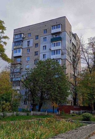 Продажа двухкомнатной квартиры. КИРПИЧНЫЙ дом - фото 1