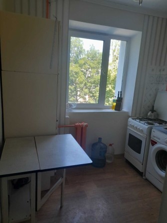 Продам 3 комнатную на Парковой на среднем этаже - фото 1