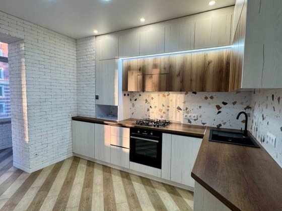 Продаж 2 кімнатна квартира з ремонтом Гостомель