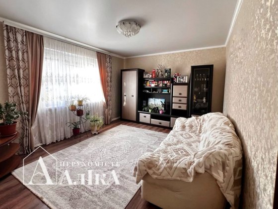 Продам простору 3-кімнатну квартиру з ремонтом Каменец-Подольский