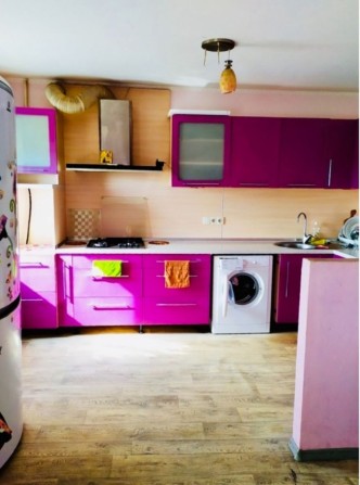 ПРОДАМ 4-комнатную в Черноморске - фото 1