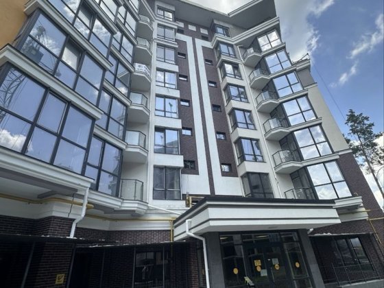 Продається 1 кімнатна квартира поряд з сосновим лісом. Зданий будинок Гостомель