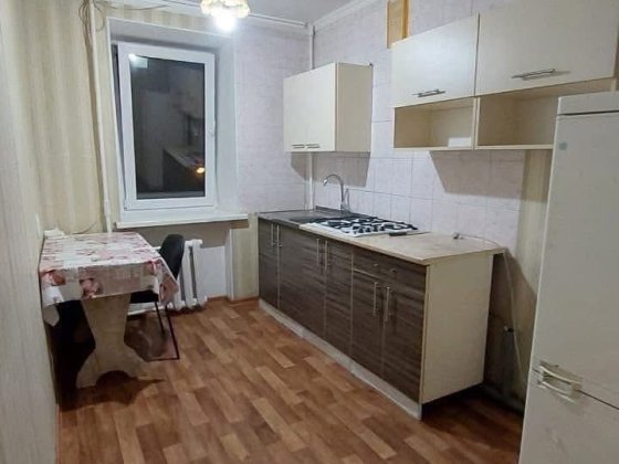 В продаже большая гостинка на низком этаже Черноморск