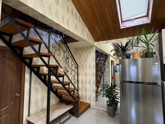 Гарна трьох кімнатна квартира в Гостомелі в тихому місці Гостомель