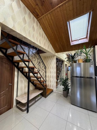 Гарна трьох кімнатна квартира в Гостомелі в тихому місці - фото 1