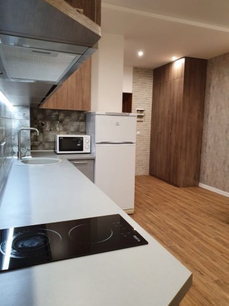 Монолит , квартира с кап ремонтом ! - фото 1