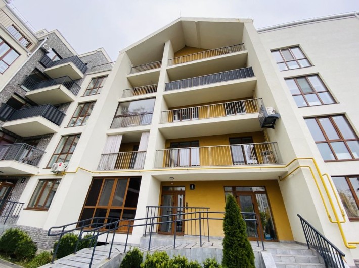 Квартира з шикарним видом на озеро в ЖК Гостомель Residence - фото 1