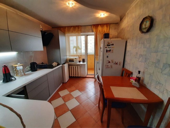 3-х комнатная квартира  Черноморске в хорошем доме - фото 1