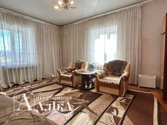 Продам велику 3-кімнатну квартиру в серці Старого міста Каменец-Подольский