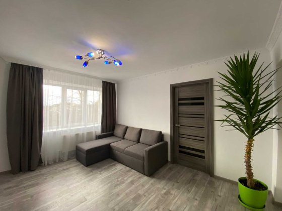 Продаю 2к квартиру вул.Крипякевича з ремонтом Коломия