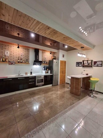 В продаже квартира просторная евродвушка в Монолите с евроремонтом - фото 1