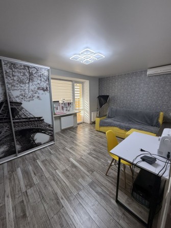 Квартира двохкімнатна на житломасиві - фото 1