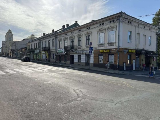 3-кімнатна в центрі Коломиї на вул. Грушевського Коломыя