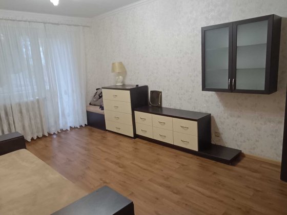 ПРОДАЄТЬСЯ 2-кімнатна квартира з меблями м. Конотоп Конотоп