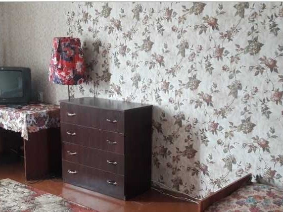 продается просторная гостинка Чорноморськ