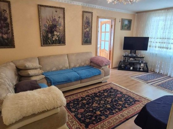 Продам 2-х кімнатну квартиру з індивідуальним опаленням біля Новинки Коростень