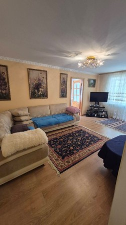 Продам 2-х кімнатну квартиру з індивідуальним опаленням біля Новинки - фото 1