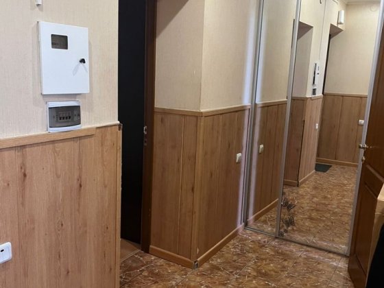 Продам 2 ком,с автономным отоплением 3 эт. Окна вых, на площадь Краматорськ