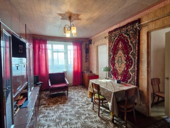 Продам 4 х кімнатну квартиру Лубны