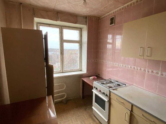 Продаж  квартири Лозова