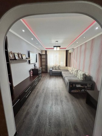 3-х кімнатна квартира с коморою - фото 1