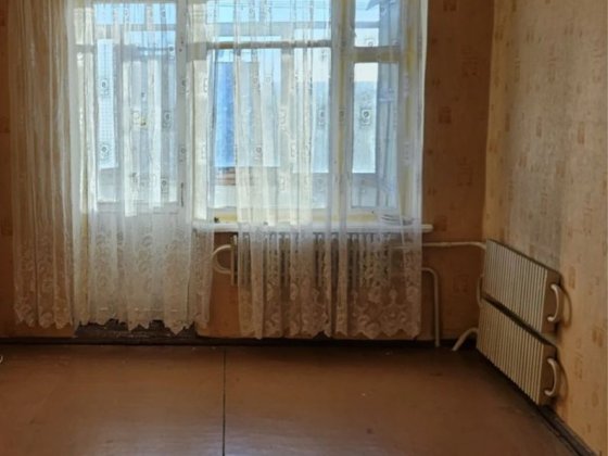 Оренда Продаж квартири без ремонту Лозова