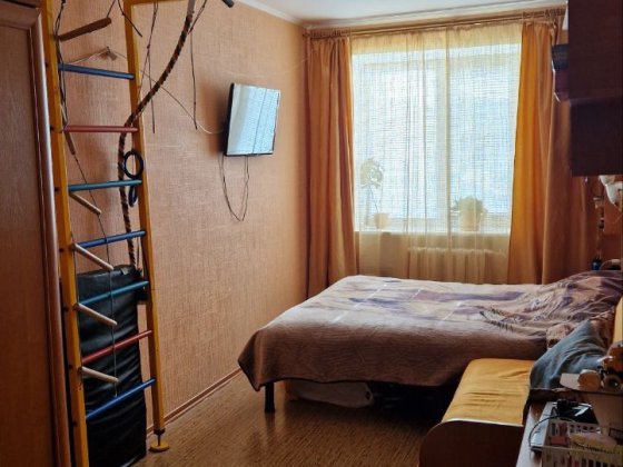 Продам двокімнатну квартиру у центрі міста Лозова Лозовая