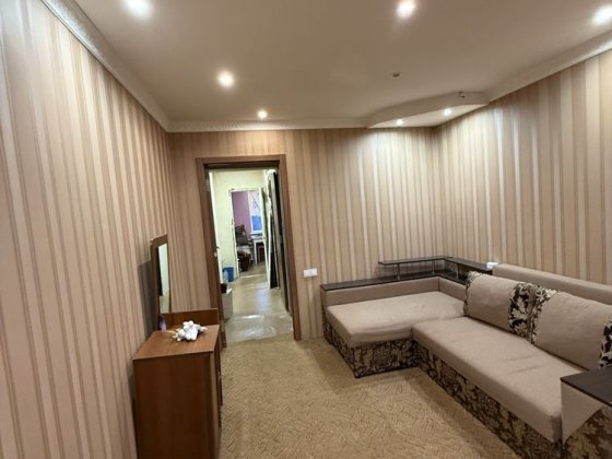 Продам 2х комнатную квартиру Лозова