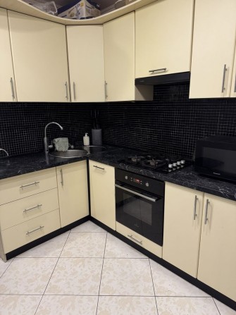 Продам 4-х кімнатну квартиру від власника - фото 1