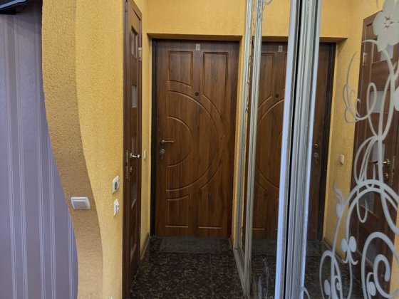 Квартира 3 кімнатна Лозова