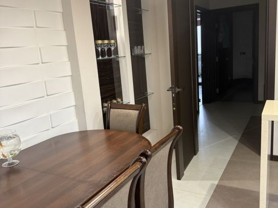 Продам 4-х комнатную квартиру с мебелью и техникой Лозова