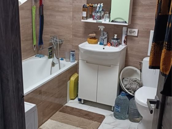 Продам 3-к квартиру з меблями, технікою Лозова