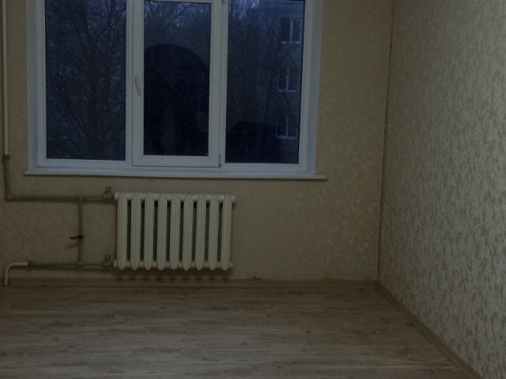 Продам квартиру 2-х кімн Лозова