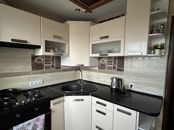 3-х кімнатна Квартира р-н Росвигово (10хв до центу) Мукачево