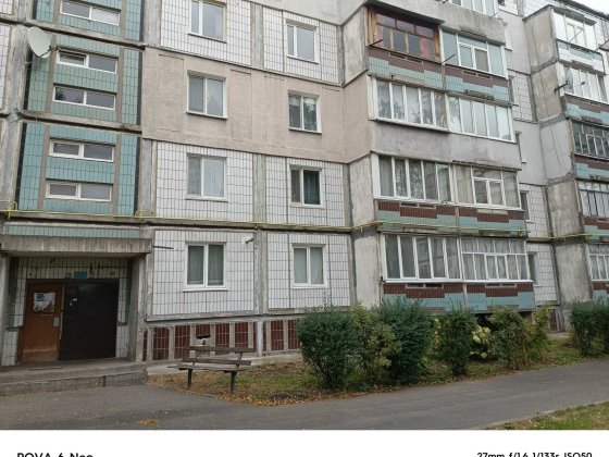 Продам велику 2-кімнатну квартиру з індивідуальним опаленням. Нежин