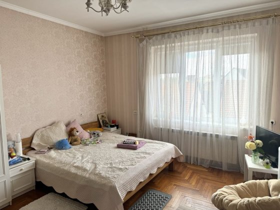 3 кімнатна квартра/Центр/Чешка/109 квм Мукачево