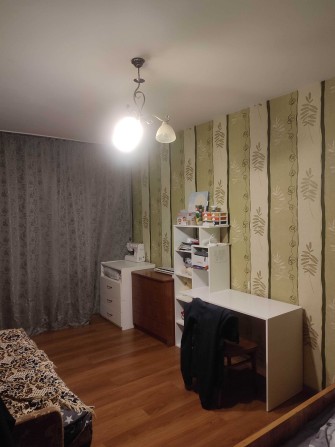 Продаєм 2-х кім квартиру Обухів. м-н Соснова 2, середній поверх. - фото 1