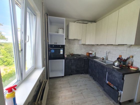 Продаж 3 к квартири з квадратним холом Обухов