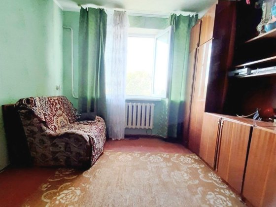 ПРОДАМ 1-кімнатну квартиру (малосімейка) в м. Самар, район  Варуса.

К Самар